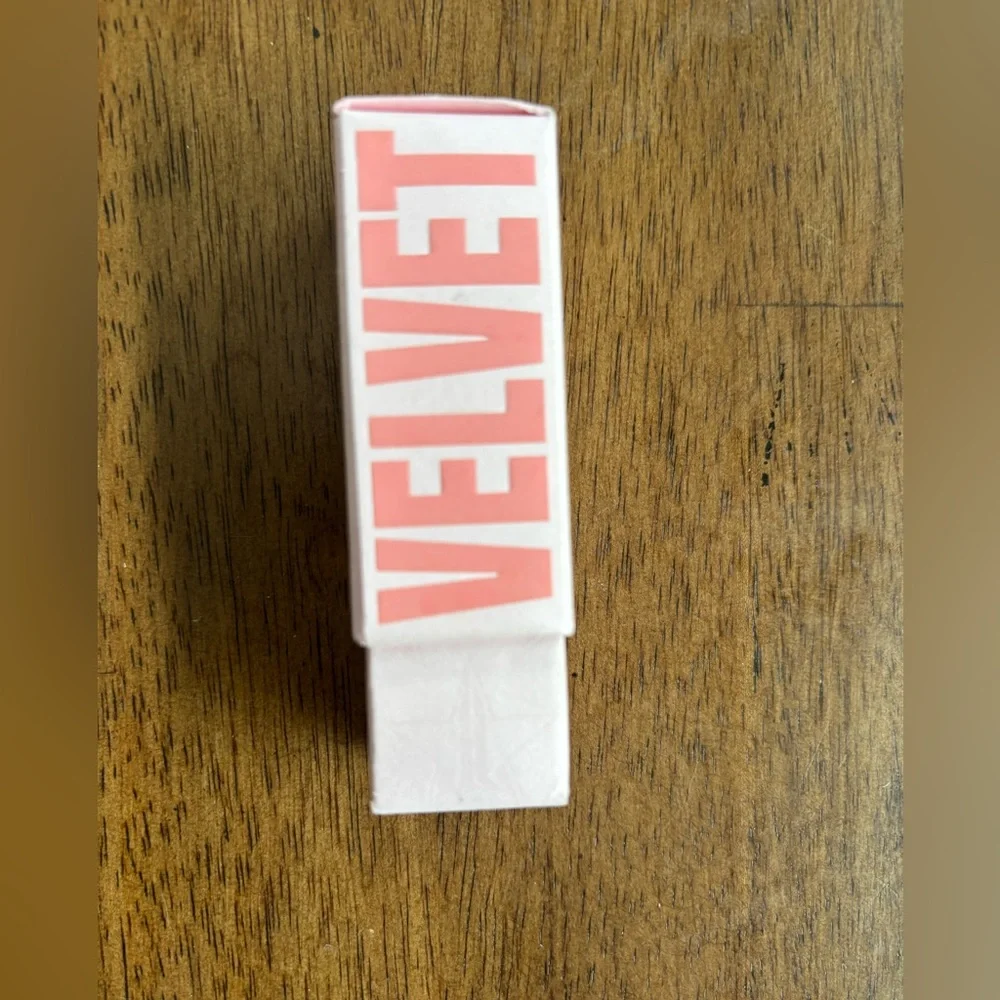 Jeffree Star Velour Liquid Lipstick “Easter Sunday” NIB Authentic
